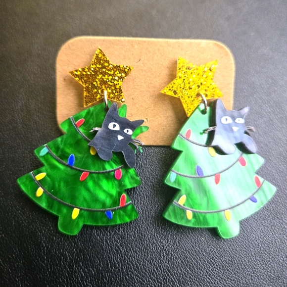 Adorable Acrylic Cat On A Tree Post Earrings, NWT - Picture 2 of 6